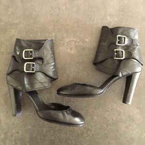 Laurence Dacade boot heel black leather with two gold buckles
